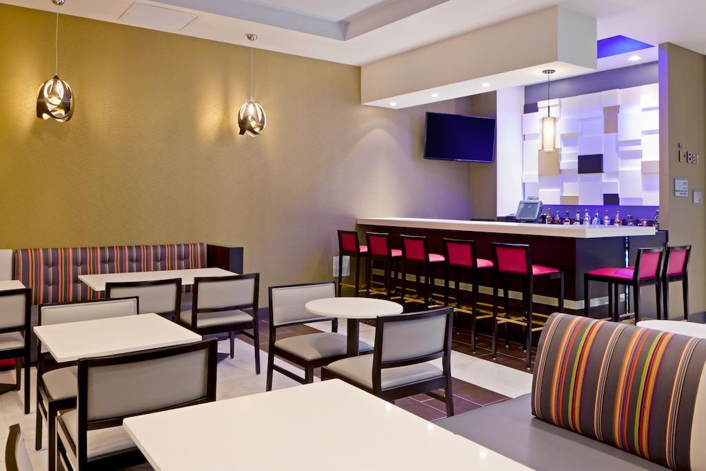 Fairfield Inn & Suites By Marriott New York Queens/Queensboro Bridge Restauracja zdjęcie